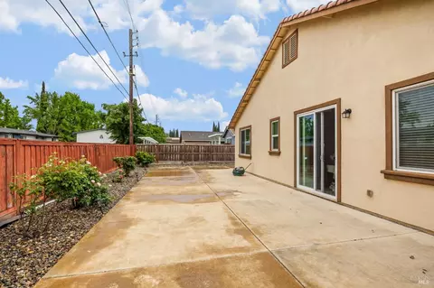 Exterior - 2326 Cunningham Dr, Fairfield, CA 94533 photo 9 of 11