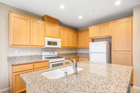 Kitchen - 2326 Cunningham Dr, Fairfield, CA 94533 photo 4 of 5