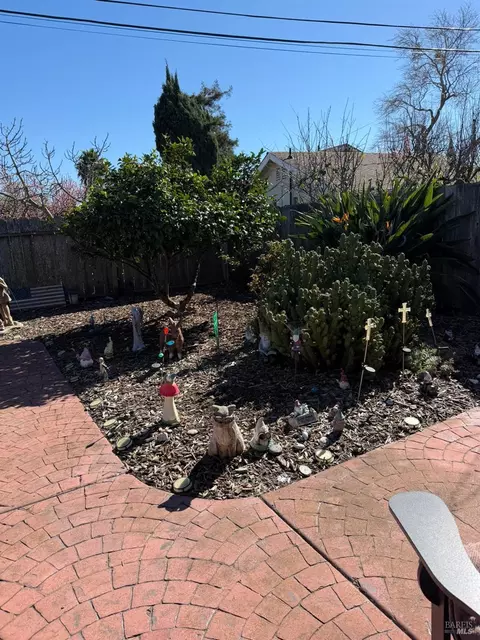 Exterior - 1537 Mini Dr, Vallejo, CA 94589 photo 4 of 7