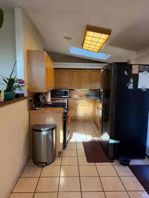 Kitchen - 1537 Mini Dr, Vallejo, CA 94589 photo 1 of 1