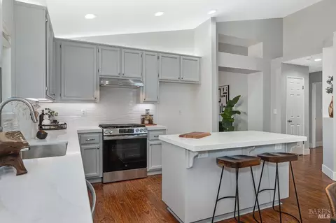 Kitchen - 1825 Whiting Ct, Dixon, CA 95620 photo 6 of 9