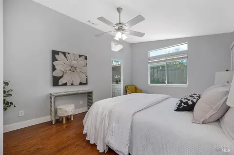 Bedroom - 1825 Whiting Ct, Dixon, CA 95620 photo 6 of 7