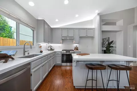 Kitchen - 1825 Whiting Ct, Dixon, CA 95620 photo 5 of 9
