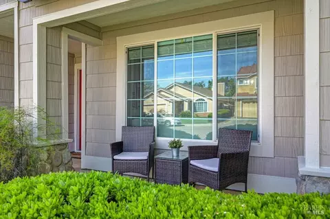 Exterior - 1825 Whiting Ct, Dixon, CA 95620 photo 7 of 18