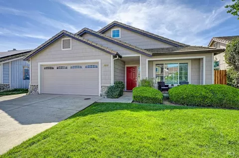 1825 Whiting Ct, Dixon, CA 95620
