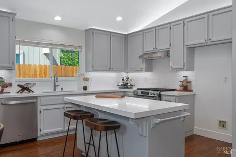 Kitchen - 1825 Whiting Ct, Dixon, CA 95620 photo 4 of 9