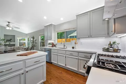 Kitchen - 1825 Whiting Ct, Dixon, CA 95620 photo 7 of 9