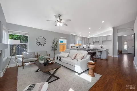 Living - 1825 Whiting Ct, Dixon, CA 95620 photo 2 of 2