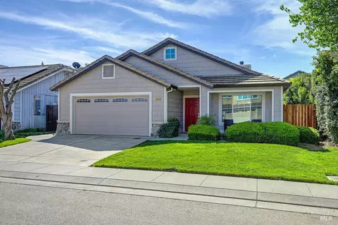 Exterior - 1825 Whiting Ct, Dixon, CA 95620 photo 4 of 18