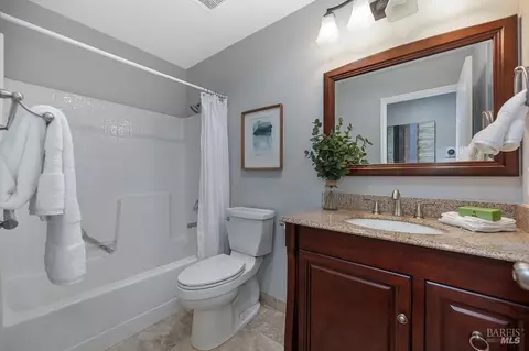 Bath - 1825 Whiting Ct, Dixon, CA 95620 photo 2 of 5