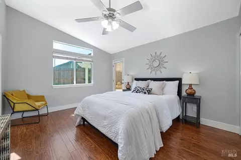 Bedroom - 1825 Whiting Ct, Dixon, CA 95620 photo 5 of 7