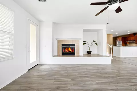 Living - 7256 Willow Creek Cir, Vallejo, CA 94591 photo 5 of 12