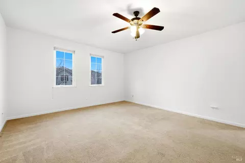 Bedroom - 7256 Willow Creek Cir, Vallejo, CA 94591 photo 4 of 8