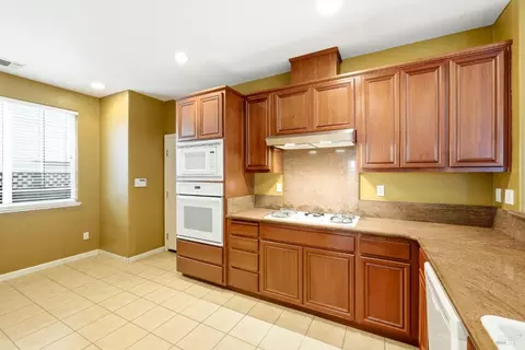 Kitchen - 7256 Willow Creek Cir, Vallejo, CA 94591 photo 2 of 4