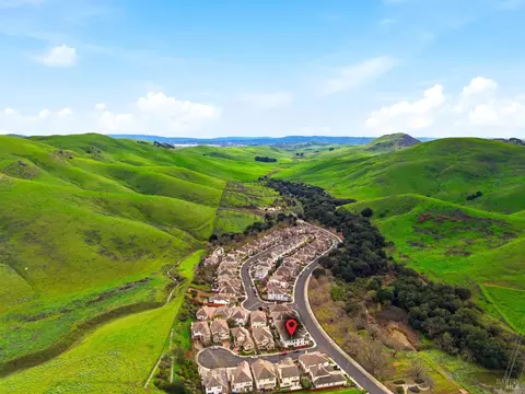 View/Area - 7256 Willow Creek Cir, Vallejo, CA 94591 photo 10 of 18