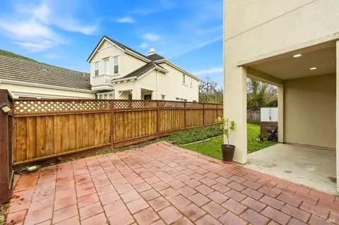 Exterior - 7256 Willow Creek Cir, Vallejo, CA 94591 photo 7 of 8