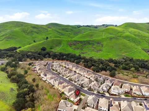 View/Area - 7256 Willow Creek Cir, Vallejo, CA 94591 photo 9 of 18