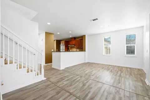 Living - 7256 Willow Creek Cir, Vallejo, CA 94591 photo 8 of 12