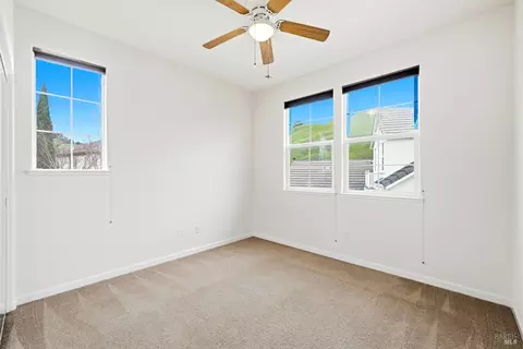 Bedroom - 7256 Willow Creek Cir, Vallejo, CA 94591 photo 5 of 8