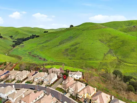 View/Area - 7256 Willow Creek Cir, Vallejo, CA 94591 photo 6 of 18
