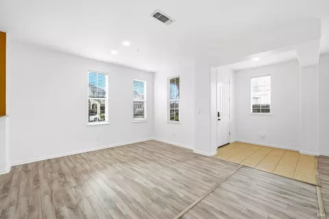 Living - 7256 Willow Creek Cir, Vallejo, CA 94591 photo 11 of 12