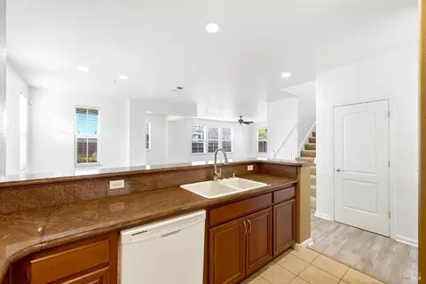 Kitchen - 7256 Willow Creek Cir, Vallejo, CA 94591 photo 4 of 4