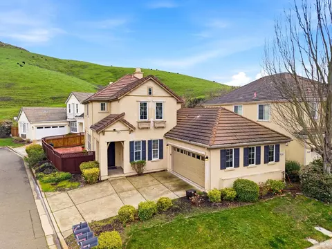 View/Area - 7256 Willow Creek Cir, Vallejo, CA 94591 photo 3 of 18