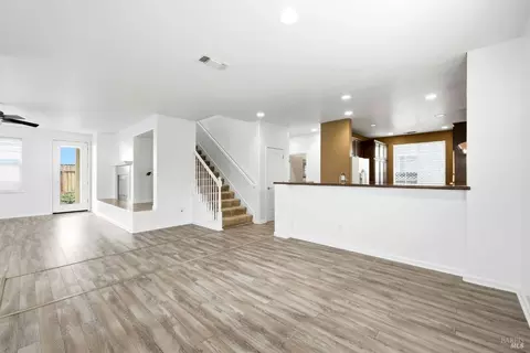 Living - 7256 Willow Creek Cir, Vallejo, CA 94591 photo 9 of 12
