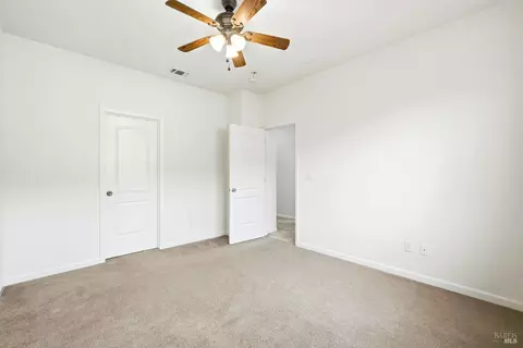 Bedroom - 7256 Willow Creek Cir, Vallejo, CA 94591 photo 8 of 8