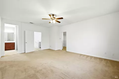 Bedroom - 7256 Willow Creek Cir, Vallejo, CA 94591 photo 3 of 8