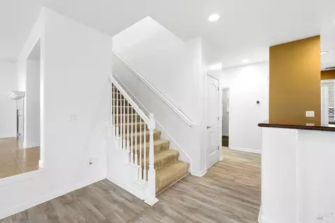 Entry Way - 7256 Willow Creek Cir, Vallejo, CA 94591 photo 3 of 4