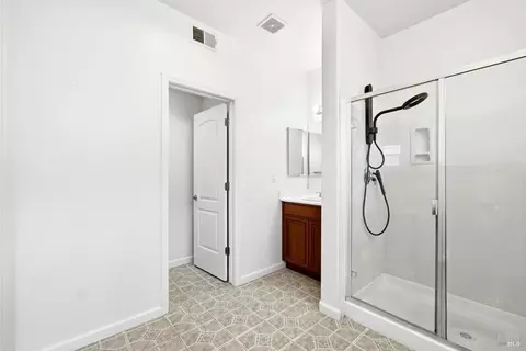 Entry Way - 7256 Willow Creek Cir, Vallejo, CA 94591 photo 2 of 4