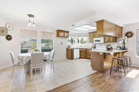 Kitchen - 1025 Mason Ct, Dixon, CA 95620 photo 4 of 4