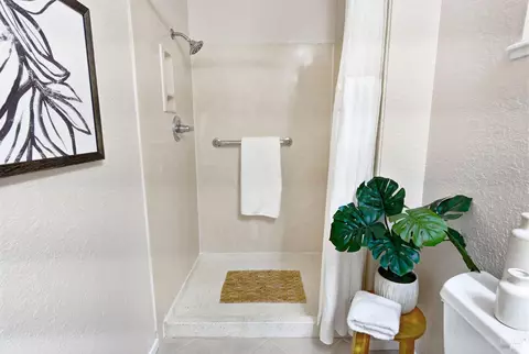 Bath - 1025 Mason Ct, Dixon, CA 95620 photo 2 of 3