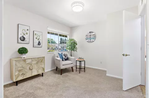 Bedroom - 1025 Mason Ct, Dixon, CA 95620 photo 3 of 3