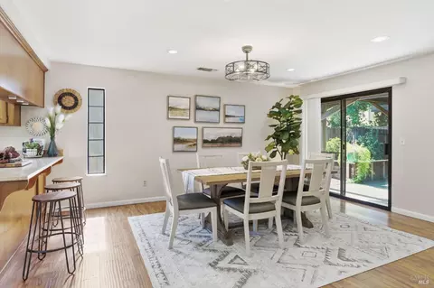 Dining - 1025 Mason Ct, Dixon, CA 95620 photo 2 of 2
