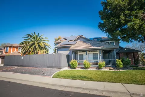 Exterior - 463 Eagle Ln, Vacaville, CA 95687 photo 4 of 16