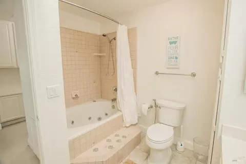 Bath - 463 Eagle Ln, Vacaville, CA 95687 photo 8 of 8