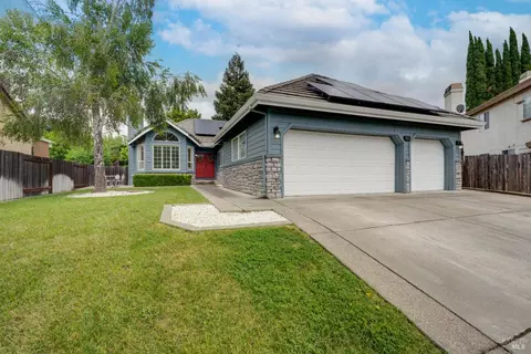 961 Cedar Brook Ln, Vacaville, CA 95687
