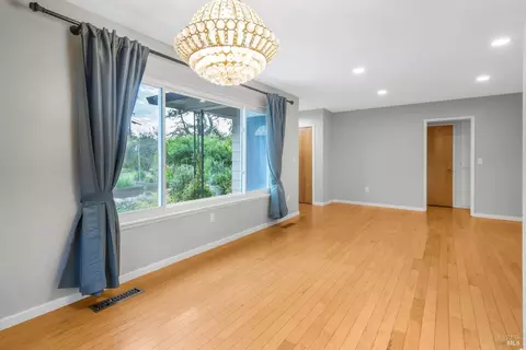 Living - 350 Newton Way, Angwin, CA 94508 photo 3 of 4