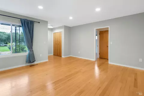 Living - 350 Newton Way, Angwin, CA 94508 photo 2 of 4