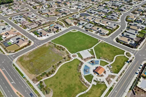 View/Area - 625 Peony Ct, Dixon, CA 95620 photo 12 of 14