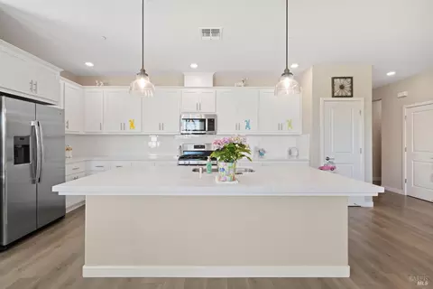 Kitchen - 625 Peony Ct, Dixon, CA 95620 photo 1 of 5
