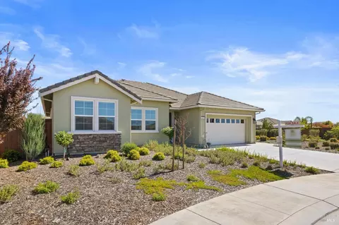 Exterior - 625 Peony Ct, Dixon, CA 95620 photo 5 of 11