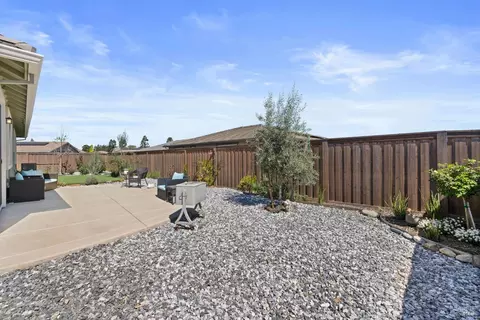 Exterior - 625 Peony Ct, Dixon, CA 95620 photo 11 of 11