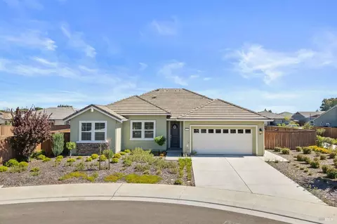 Exterior - 625 Peony Ct, Dixon, CA 95620 photo 2 of 11