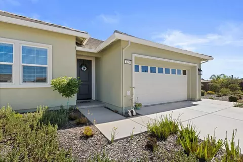 Exterior - 625 Peony Ct, Dixon, CA 95620 photo 6 of 11