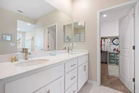 Entry Way - 625 Peony Ct, Dixon, CA 95620 photo 2 of 3