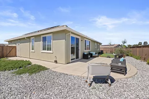 Exterior - 625 Peony Ct, Dixon, CA 95620 photo 10 of 11