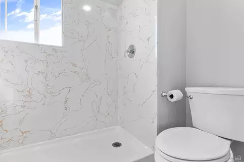 Bath - 2438 Oceanic Dr, Fairfield, CA 94533 photo 1 of 2
